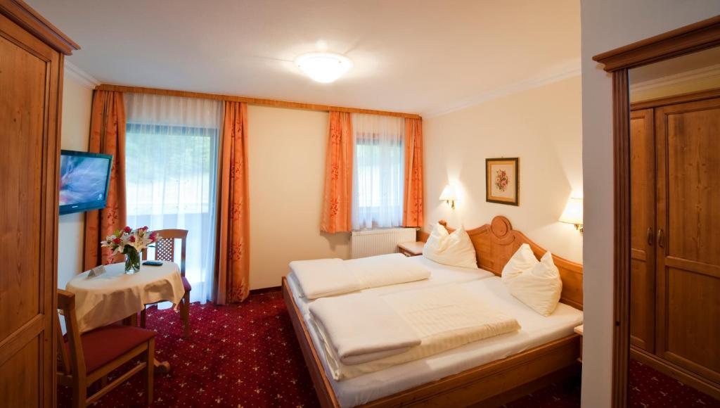 אונטרטאורן Hotel Hammerwirt - Forellenhof חדר תמונה
